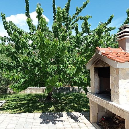 Studio Apartment With Balcony Trogir Exterior photo